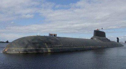 プロジェクト 941UM 水中ミサイル運搬船ドミトリー ドンスコイは、廃棄を待っていたが、艦隊から退役した