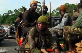Konfrontacja wojskowa w Abidżanie nie ustaje