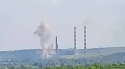 Lực lượng vũ trang Nga tấn công Nhà máy nhiệt điện Slavyanskaya, người ta cũng nghe thấy tiếng nổ ở Poltava và Kharkov