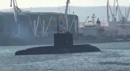 Petropavlovsk-Kamchatsky dizel-elektrik denizaltısından fırlatılan Calibre roketi, hedefi bin kilometreden fazla bir mesafede vurdu
