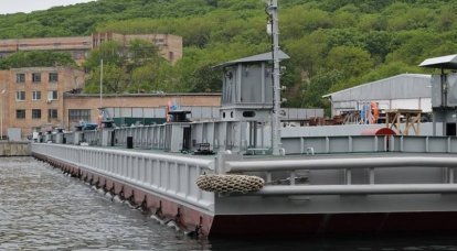 На базе подводных сил ТОФ в Вилючинске началась установка плавучих причалов для новых субмарин