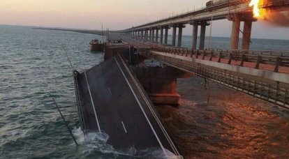 НАК: На Крымском мосту произошёл взрыв грузовика