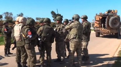 Russland und die Türkei halten die dritte gemeinsame Patrouille der Autobahn M4 in Idlib ab