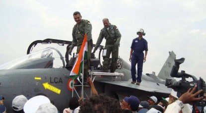 גרסה מבוססת נושא של מטוס הקרב הרב-תכליתי ההודי Tejas Navy - LCA(N)
