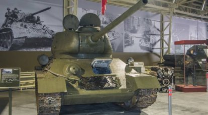 武器についての物語。 タンクT-34-85の外側と内側