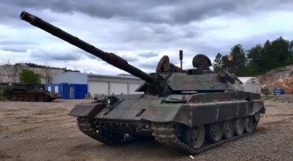 Kiew erhielt eine Ladung modernisierter sowjetischer T-55S-Panzer aus der Anwesenheit der slowenischen Armee