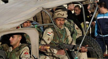 Militares egípcios dirigem-se à Arábia Saudita para exercícios conjuntos