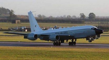 A Força Aérea Britânica recebeu o primeiro avião de reconhecimento eletrônico RC-135V / W Rivet Joint.
