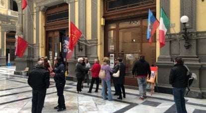 打破信息封锁：哈尔科夫伊久姆（Kharkiv Izyum）居民在那不勒斯开设了一个关于乌克兰政权现实的图片展