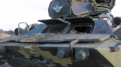 Soldados das Forças Aerotransportadas da Federação Russa mostraram os veículos blindados inimigos capturados: BTR-3U e BMP-2