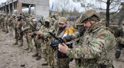 “Podemos necesitar todo”: Arestovich anunció el reclutamiento de estudiantes en las Fuerzas Armadas de Ucrania en respuesta a la movilización parcial en Rusia