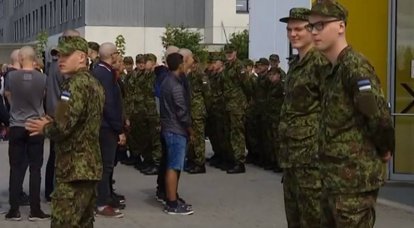 Russischsprachige Wehrpflichtige der estnischen Armee werden gezwungen, Estnisch zu lernen