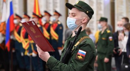 Observador polaco: En Rusia - el culto del ejército