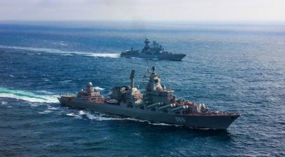 Ракетный крейсер "Маршал Устинов" и БПК "Североморск" вошли в Средиземное море