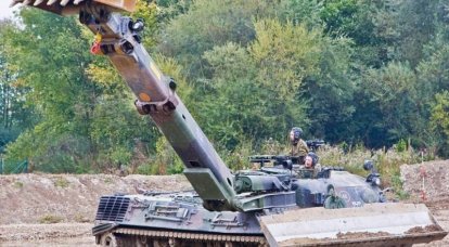 Der deutsche Pionierpanzer 2A1 Dachs der ukrainischen Streitkräfte blieb im Rahmen hängen
