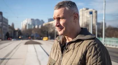 キエフ市長「ウクライナは米国国内の政治闘争の人質になった」