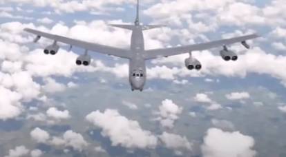 Boeing B-52 Stratofortress: американский долгожитель-рекордсмен среди стратегических бомбардировщиков