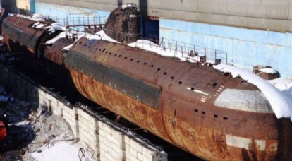 잠수함 "Leninsky Komsomol"은 박물관으로 계속 사용됩니다.