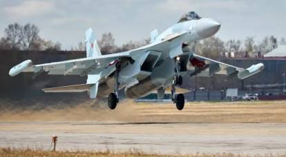 Российские военные получили новую партию многоцелевых истребителей Су-35С