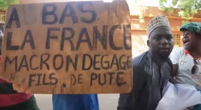 Den franske ambassadören lämnade Niger för Paris