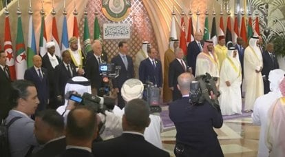 Саудовский принц поприветствовал на саммите ЛАГ президента Сирии и заявил, что арабский мир больше не позволит погрузить себя в войны, усобицы