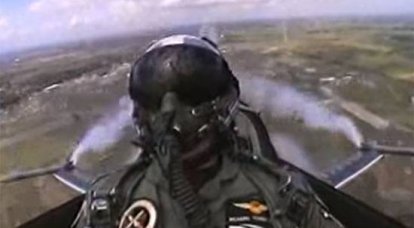 O piloto da Força Aérea Holandesa, F-16, conseguiu atirar em seu próprio avião