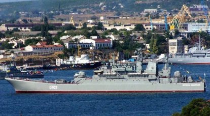 Capo della Marina: le navi ucraine rimaste in Crimea vengono smantellate per parti