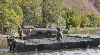 ウクライナ軍は左岸の橋頭堡を占領してドニエプル川を渡る準備をしている