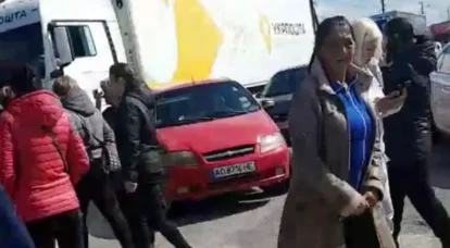 В Закарпатье местные жители перекрыли дороги в знак протеста против мобилизации в ВСУ