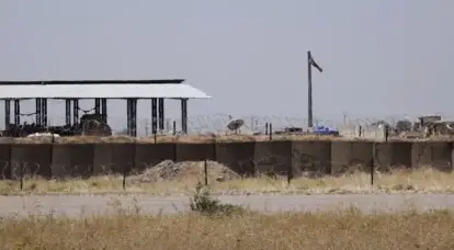 Une frappe de missile a été menée sur une base militaire américaine située illégalement en Syrie