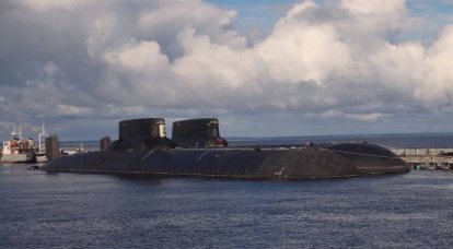 제독은 Akula 핵잠수함을 순항미사일 운반함으로 전환할 것을 제안했습니다.