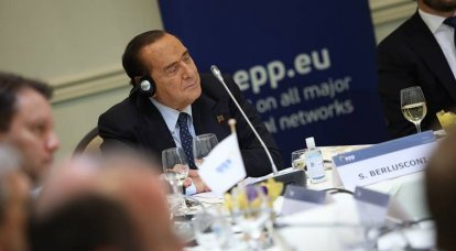 Экс-премьер-министр Италии Берлускони обеспокоился отсутствием предложений мирного урегулирования на Украине