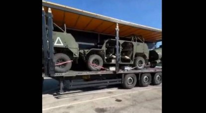 यूक्रेन में आयात के लिए ट्रकों में बख्तरबंद वाहनों की नियुक्ति का फुटेज नेटवर्क पर आ गया
