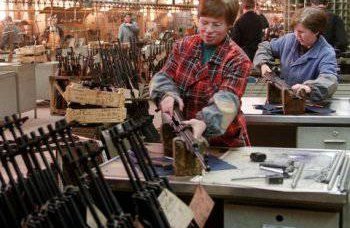 "Kalashnikov": 자동 및 소총 "미래의 병사"가 화요일에 표시됩니다.