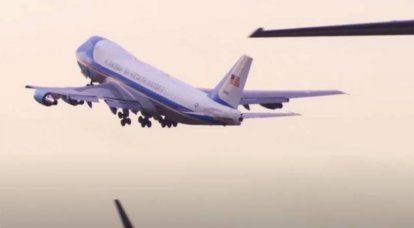 Самолёт с Нэнси Пелоси приземлился в аэропорту Тайбэя, самолёты ВВС НОАК перехвата не осуществляли
