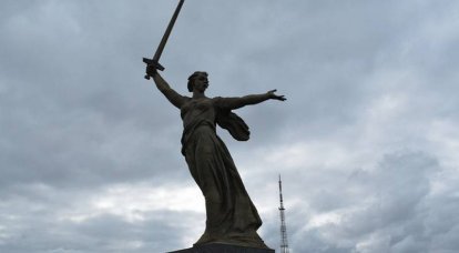 Einwohner von Wolgograd empört über Werbung mit dem Denkmal „Mutterland ruft“
