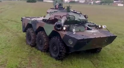 کانال تلگرام: سربازان روسی دو تانک چرخدار فرانسوی AMX-10RC کاملا سالم نیروهای مسلح اوکراین را به اسارت گرفتند.