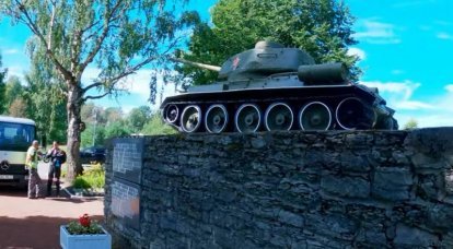 에스토니아 나르바에서 T-34 기념전차 해체 시작