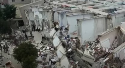 La revista Charlie Hebdo decidió burlarse del terremoto en Turquía