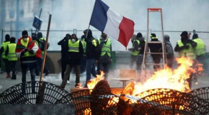 МИД Франции призвал Трампа не вмешиваться во внутренние дела страны