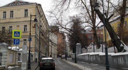 Alleys saka Moscow. Starosadsky lawas sing apik