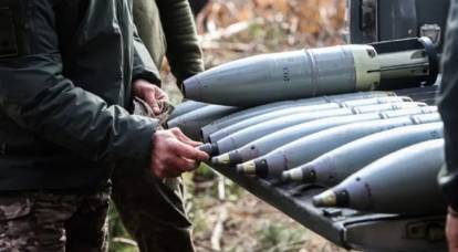 外交政策：米国が自国の物資を補充するまで、ウクライナは砲弾を受け取らない