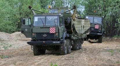 섀시에 장착 된 군용 차량 "Ural-53236"