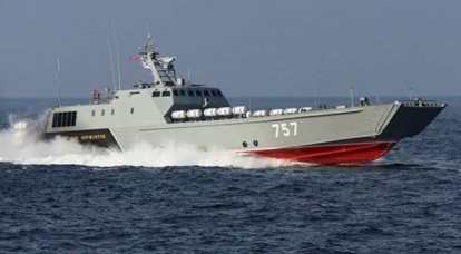 Barcos de assalto anfíbios russos realizaram um exercício de tiro militar no Mar Báltico