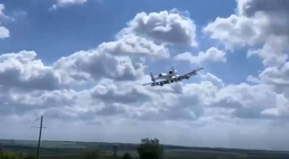 Das ukrainische Militär hat ein Video mit angeblich in den USA hergestellten A-10-Kampfflugzeugen in der Gegend von Balakleya montiert