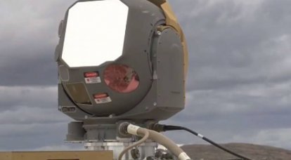 米国では、ペレスベット戦闘レーザーの「光」類似品であるHELWSのテスト完了の期限が発表された