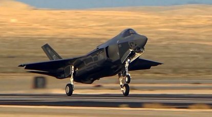 Nevada'da, F-35'te muhteşem akrobasi gösterildi