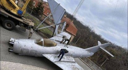 El Museo Estatal de Aviación de Ucrania no aprueba el desmantelamiento del avión soviético MiG-17 en Kiev