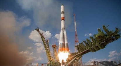 Foguete Soyuz-2.1a com robô FEDOR lançado de Baikonur para ISS