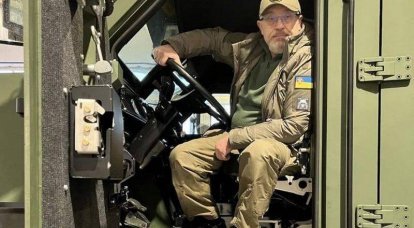 यूक्रेन के रक्षा मंत्रालय के प्रमुख रेजनिकोव ने 155-मिमी यूक्रेनी स्व-चालित बंदूकें "बोगडान" के यूक्रेनी सशस्त्र बलों की सेवा में प्रवेश की घोषणा की
